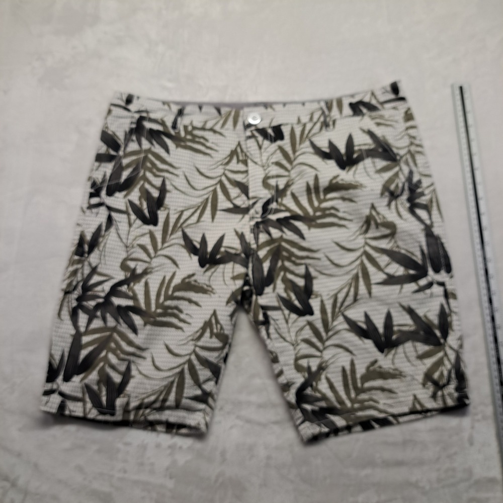 R-Reset Tropical Leaf Shorts Mens 40 White Green Excellent Flat Front Cotton